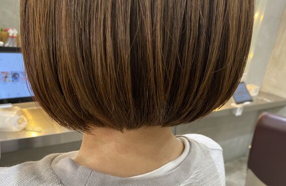 厚みボブ×インナーカラーで奥行き感のある春スタイル　府中美容室nono　H.Shimoguchi