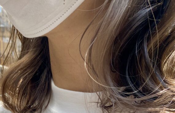 インナーカラーのシルバーベージュで夏らしく涼しげに‼　府中美容室nono　Naho Watanabe